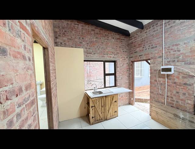 8 BEDROOM HOUSE FOR SALE IN WEST PARK